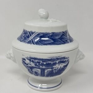 Vintage Estée Lauder Quatre Saisons Porcelain Trinket Jar Lion Handles Japan